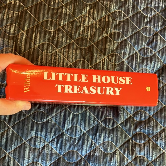 Classic children’s book in excellent condition. Little House Treasury by Wilder. - Picture 3 of 16